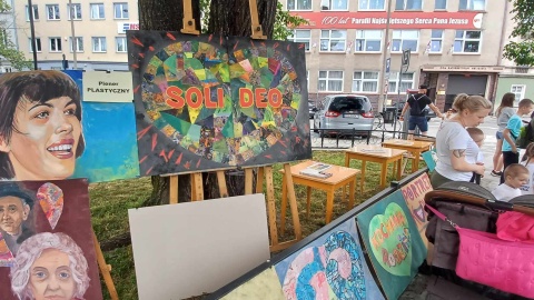Festyn „Rusz serce” przy parafii NSPJ na placu Piastowskim w Bydgoszczy/fot. Katarzyna Bogucka