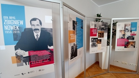 Członkowie zarządu województwa, radni, historycy i członkowie rodziny wspominali gen. Zbigniewa Nowka w 5. rocznicę śmierci/fot. Monika Kaczyńska
