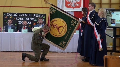 Pierwsi uczniowie Branżowych Oddziałów Wojskowych Branżowej Szkoły I Stopnia Rzemiosła i Przedsiębiorczości ukończyli naukę (fot. Janusz Wiertel)