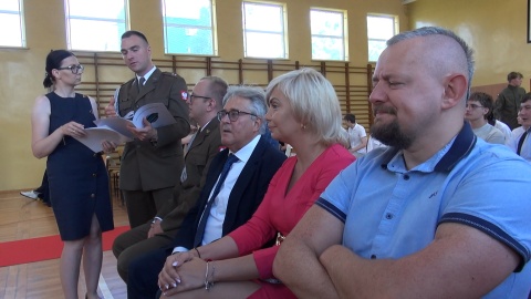 Pierwsi uczniowie Branżowych Oddziałów Wojskowych Branżowej Szkoły I Stopnia Rzemiosła i Przedsiębiorczości ukończyli naukę (fot. Janusz Wiertel)