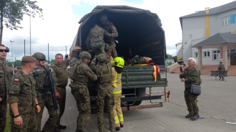 Terytorialsi wzięli udział w ćwiczeniach na terenie Zespołu Szkół w podtoruńskim w Czernikowie/fot: Michał Zaręba