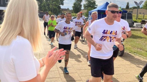 Uczestnicy biegu „Przegoń raka dla dzieciaka” 3 lipca minęli Toruń/fot. torun.pl