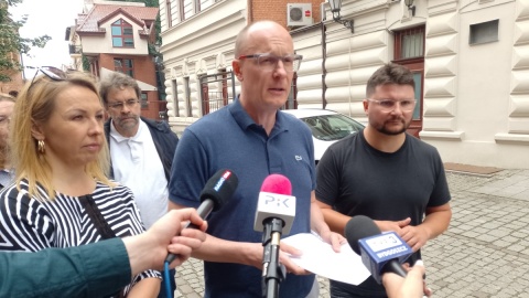- Koperty są dla dostawców i dla klientów sklepów czy lokali gastronomicznych. Dla nas nic nie zostaje - mówią mieszkańcy/fot. Michał Zaręba