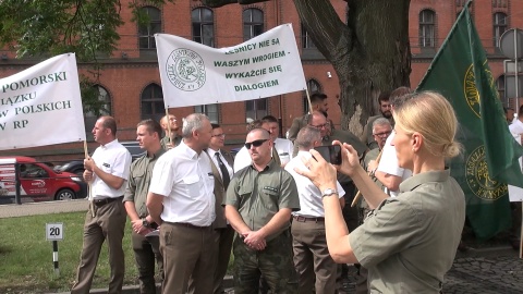 Protest leśników przed UW w Bydgoszczy (fot. jw)