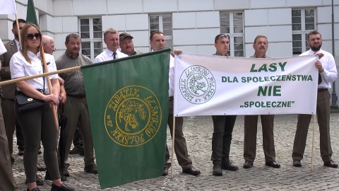 Protest leśników przed UW w Bydgoszczy (fot. jw)