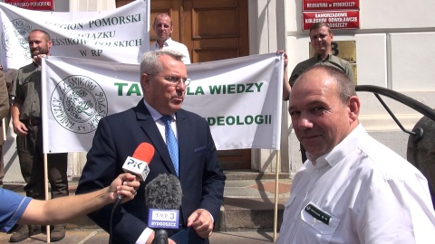 Protest leśników przed UW w Bydgoszczy (fot. jw)