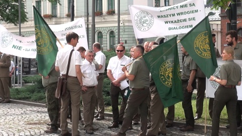 Protest leśników przed UW w Bydgoszczy (fot. jw)