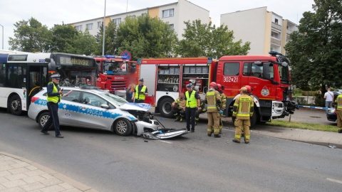 Zderzenie autobusu miejskiego z radiowozem w Szczecinie/fot. PAP/Marcin Bielecki