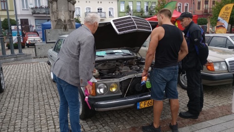 Wystawa zabytkowych samochodów w Wąbrzeźnie/fot. Damian Klich