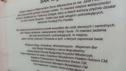 W czasie uroczystości ksiądz biskup Krzysztof Włodarczyk poświęcił powstający przy parafii bar socjalny/fot. Ewa Dąbrowska