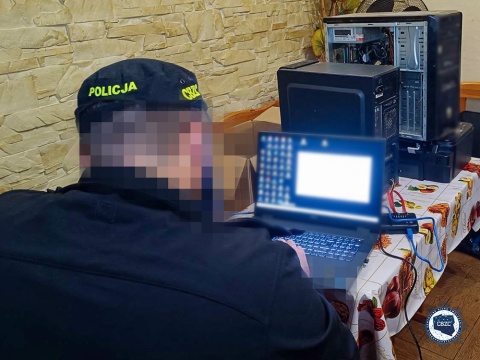 Aż 19 przestępstw seksualnych wobec dziewczynek. Mieszkaniec Pomorza i Kujaw z zarzutami