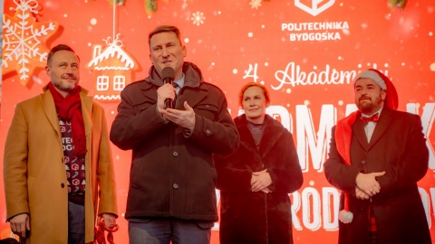 Jarmark Bożonarodzeniowy Politechniki Bydgoskiej został uroczyście otwarty/fot: Facebook, Politechnika Bydgoska