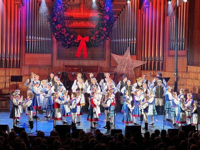 Gdy zabłyśnie pierwsza gwiazda. Koncert świąteczny Zespołu Pieśni i Tańca Ziemi Bydgoskiej