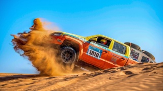 Piątkowy prolog Rajdu Dakar w Al-Ula był udany dla Polaków. Hołowczyc szósty