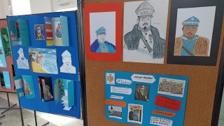 Najmłodsi dbają o patriotyzm. Toruńska szkoła upamiętniła gen. Hallera [zdjęcia]