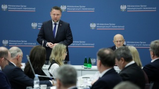 Minister Kierwiński: Strona rządowa będzie słuchać głosu i postulatów samorządów [wideo]
