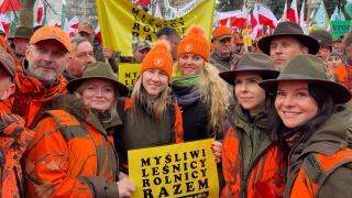 Myśliwi z regionu na proteście w Warszawie. Chcą m.in. odwołania wiceministra Dorożały