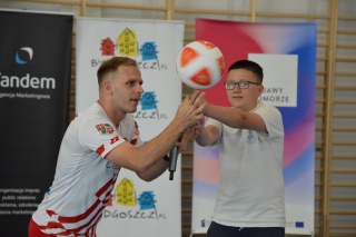 Odkryli tajemnice teqballa. Dzieci oczarowane występem mistrza świata
