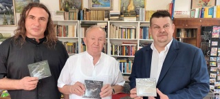 Premiera płyty w towarzystwie antyków. Kwintent z Inowrocławia pokazał album w antykwariacie
