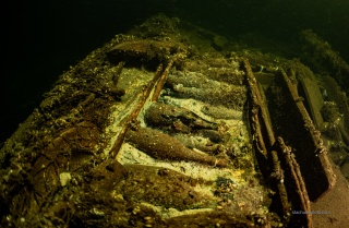 Polscy nurkowie odkryli w Bałtyku wrak wypełniony butelkami szampana i wody mineralnej [zdjęcia]