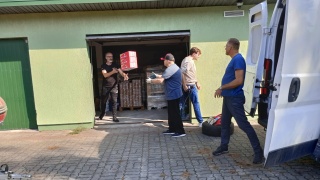Mieszkańcy angażują się w pomoc powodzianom. Trwają zbiórki, ruszają transporty [zdjęcia]
