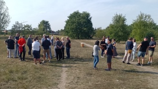 Nasze dzieci są atakowane. Spór o zieleń na toruńskim Wrzosowisku. Szkoła chce zbudować park
