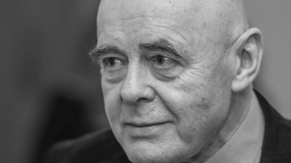Zmarł Stanisław Tym, aktor, reżyser i satyryk najbardziej znany z filmów Miś czy Rejs [wideo]