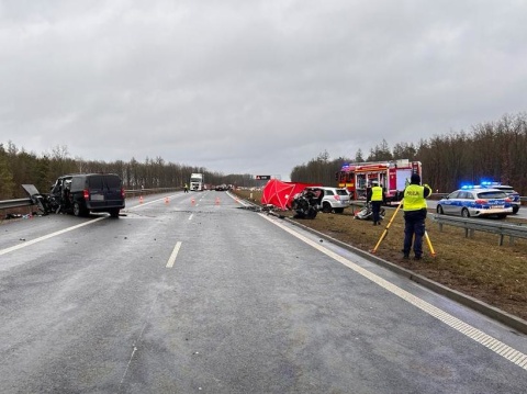 Trzecia śmiertelna ofiara wypadku na S5 w rejonie Osówca. Zmarł kierowca busa