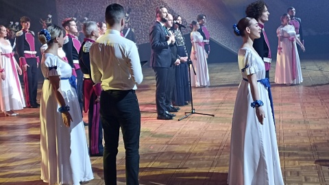Bawią się, rozmawiają i niosą pomoc. XII Marszałkowski Bal Dobroczynny w Toruniu [zdjęcia, wideo]