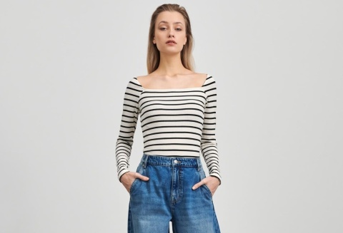 Baggy jeansy damskie - co powinnaś wiedzieć o tym rodzaju spodni [reklama]