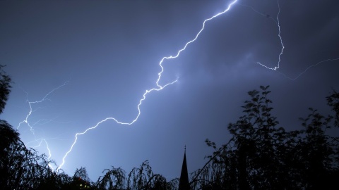 Pogoda zepsuje świętowanie Synoptycy ponownie ostrzegają przed burzami w regionie