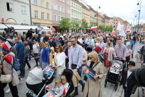 Narodowy Marsz Życia w Warszawie. Szli w obronie poczętych dzieci zagrożonych aborcją