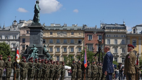 Premier i szef MON złożyli hołd polskim żołnierzom, którzy 80 lat temu zdobyli Monte Cassino [wideo]