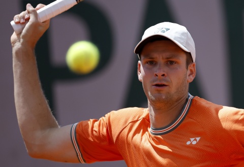 Roland Garros: Duże problemy Hurkacza w 1. rundzie. Polak gra dalej