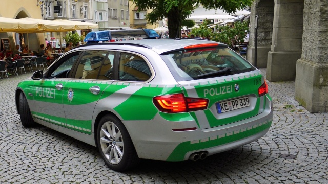 Wypadek polskiego busa na autostradzie w Niemczech. Dziewięć osób zostało rannych