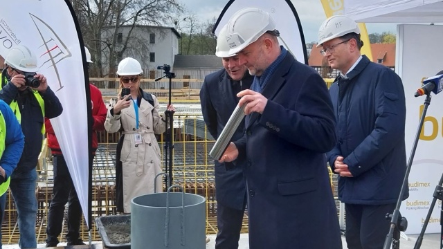 Czwarty krąg Opery Nova ma być gotowy za dwa lata. Akt erekcyjny wmurowany [wideo]