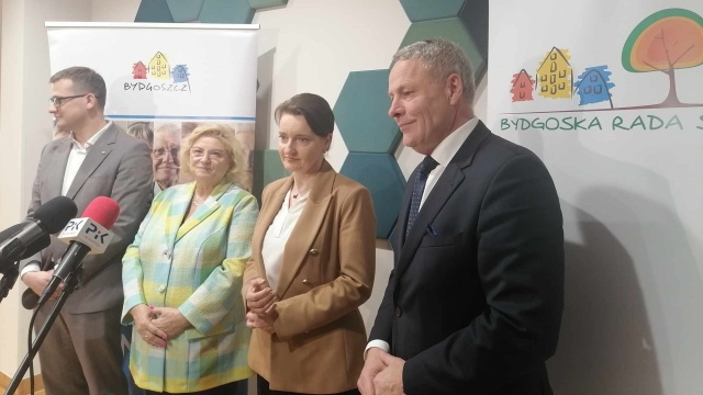 Bon senioralny pomoże w opiece nad seniorami Minister Okła-Drewnowicz w Bydgoszczy