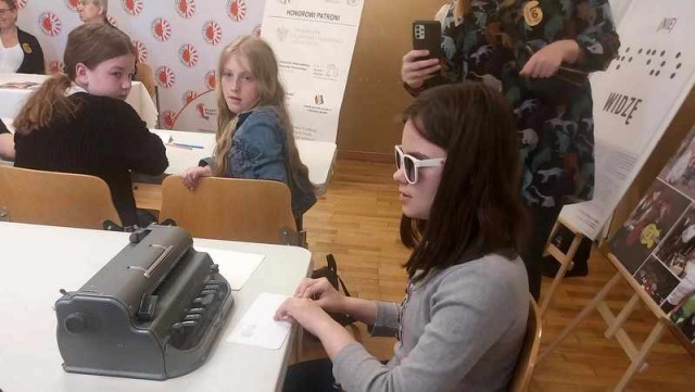 Kodowanie Brajlem. Na tym konkursie widzący i niewidomi znajdują wspólny język [zdjęcia]