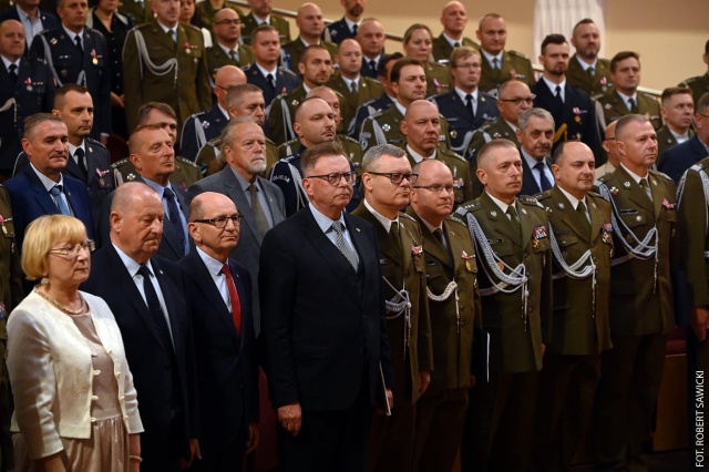 Podnoszą standard służby i dbają o bezpieczeństwo. Obchody w Centrum Doktryn i Szkolenia SZ