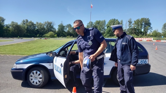 Nutka rywalizacji na poprawę umiejętności. Zmagania drogówki z regionu [zdjęcia, wideo]