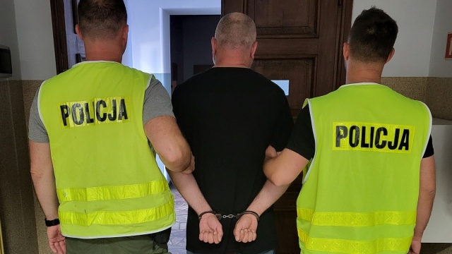 Przerabiał monety, grał na automatach i zawsze wygrywał. Grozi mu nawet 25 lat więzienia [wideo]
