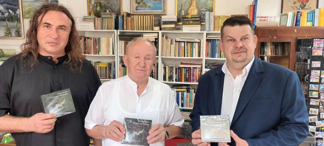 Premiera płyty w towarzystwie antyków. Kwintent z Inowrocławia pokazał album w antykwariacie