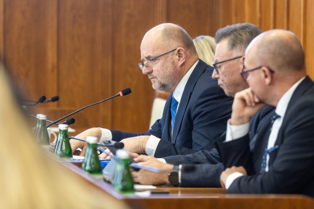 O finansowaniu połączeń kolejowych, granicach parków krajobrazowych. W Toruniu obradował sejmik