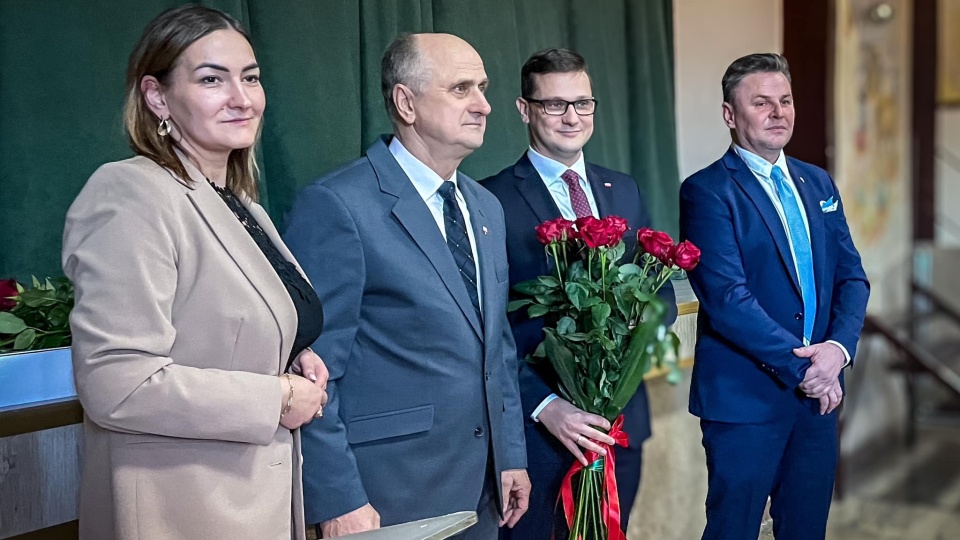 W Gąsawie odbyła się uroczysta sesja Rady miejskiej, podczas której wojewoda kujawsko-pomorski Michał Sztybel wręczył włodarzom akt nadania praw miejskich/fot. Michał Sztybel/Facebook