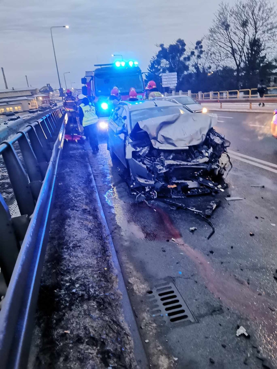 Policja zgłoszenie o wypadku otrzymała w piątek (12 stycznia) o godz. 7.23/fot. Heron15 Pomoc Drogowa Bydgoszcz 24h
