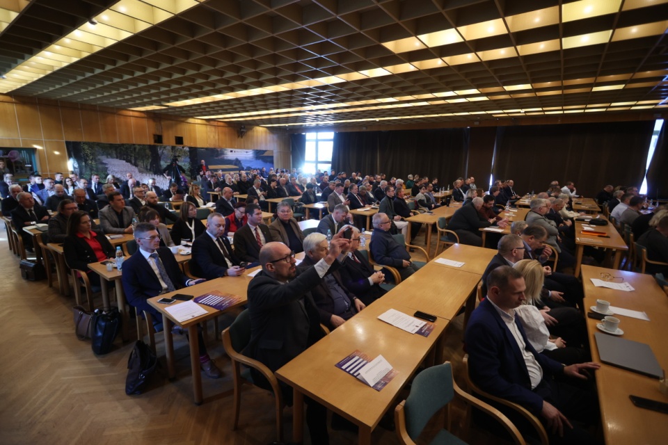 Na spotkanie o Wspólnej Polityce Rolnej w Przysieku przyjechali rolnicy, samorządowcy i eksperci/fot: Urząd Marszałkowski