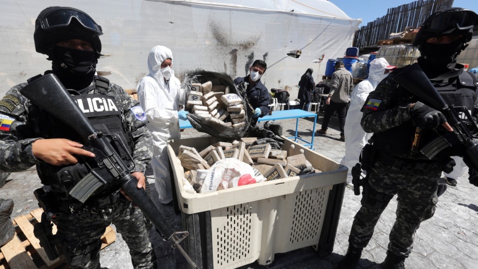 Ekwadorskie służby zaczynają niszczenie 21,5 ton kokainy. To największa taka akcja w ostatnich latach/fot: PAP, ECUADOR PRESIDENCY HANDOUT