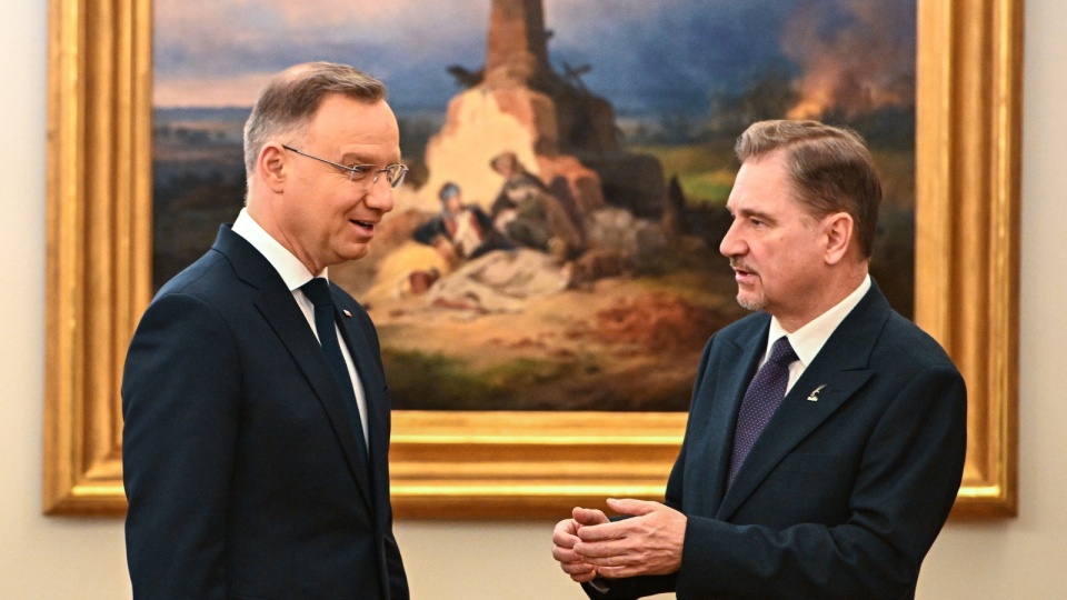 Prezydent RP Andrzej Duda oraz przewodniczący NSZZ „Solidarność” Piotr Duda (P) podczas uroczystości powołania ministrów w skład Rady Dialogu Społecznego, 30 bm. w Pałacu Prezydenckim w Warszawie/fot. Radek Pietruszka, PAP