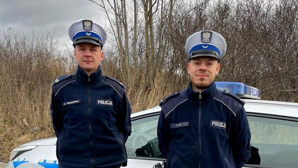 Starszy sierżant Krystian Kędziorski i sierżant Sylwester Fik/fot. materiały policji