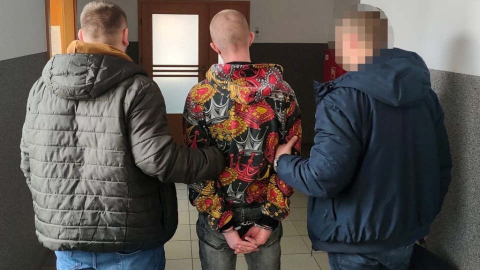 Decyzją sądu wszyscy trzej mężczyźni zostali tymczasowo aresztowani na trzy miesiące. Grozi im do ośmiu lat więzienia/fot. KMP w Bydgoszczy